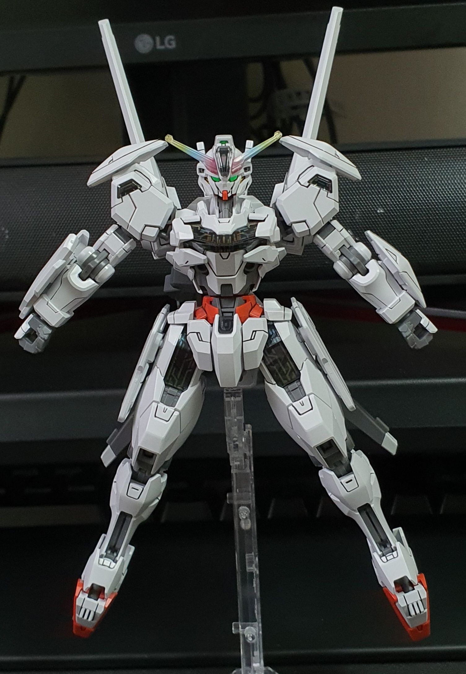 HG 건담 캘리번 - 만들 때에는 개고생했는데 완성하고 나니 예쁘고 사랑스럽다 - 프라모델 채널