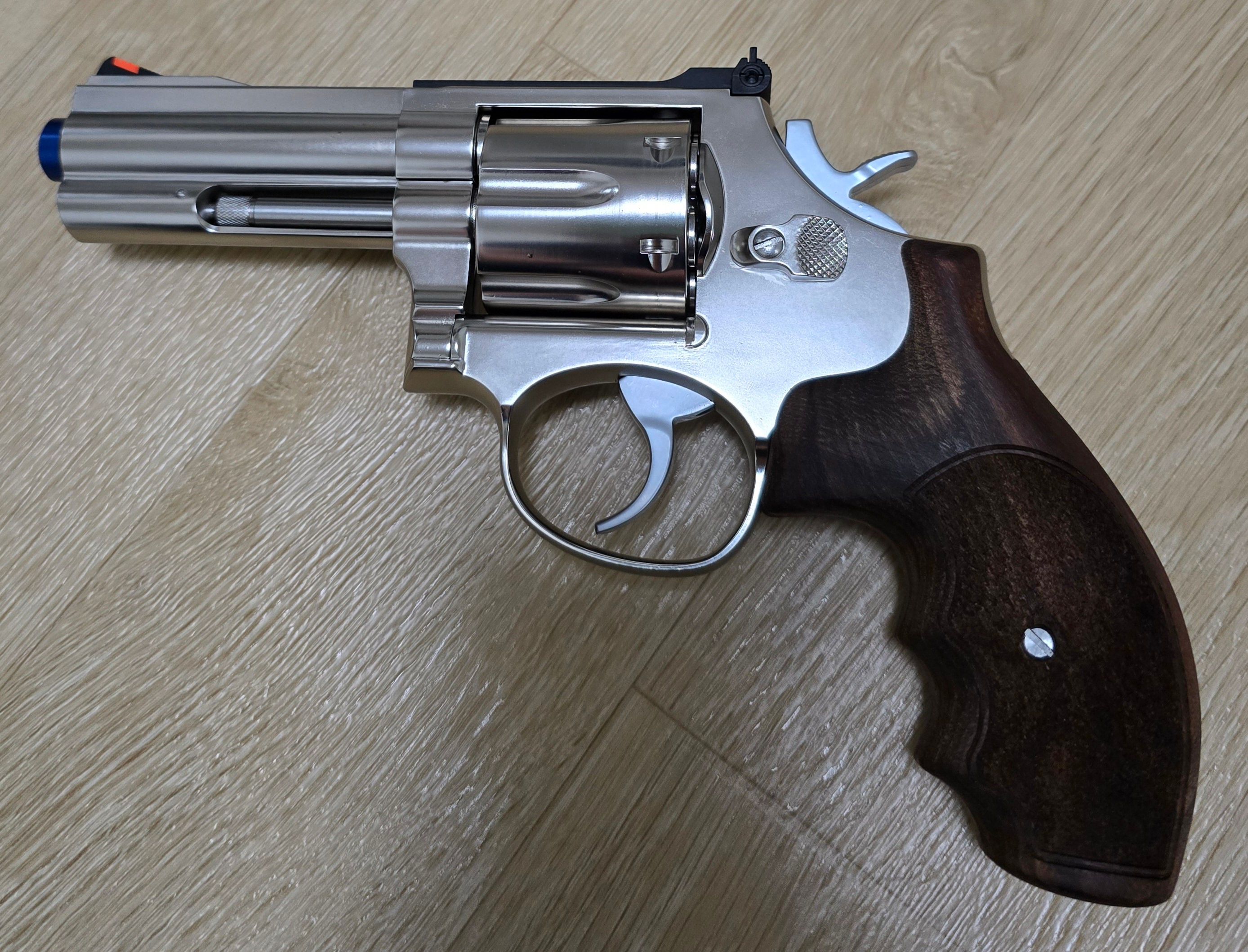 아레스 스미스웨슨 686 간단 리뷰 - 에어소프트 채널